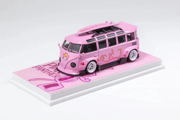 Bus Pink Panther - 1:64