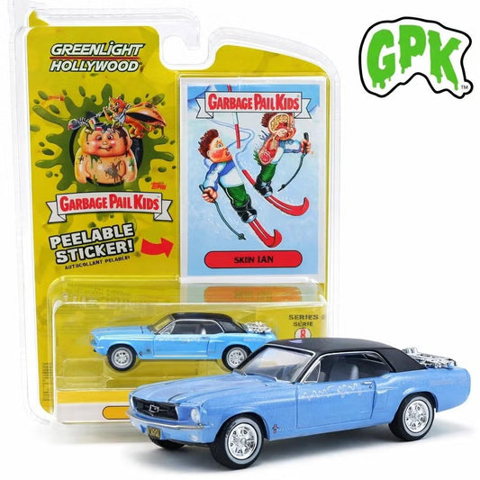 1967 Ford Mustang Coupe v Greenlight 1/64