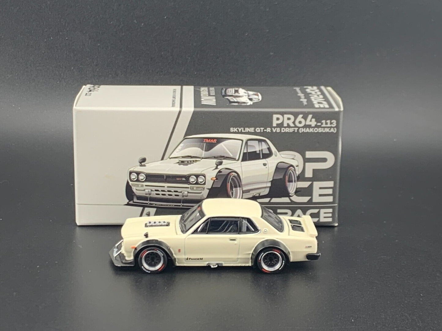 Pop Race 1:64 Nissan GT-R V8 Drift HAKOSUKA White
