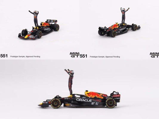 Mini GT #551 Oracle Red Bull Racing RB18